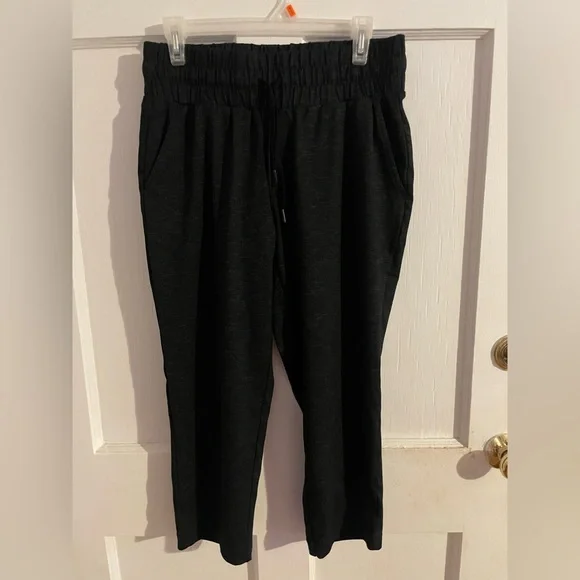 Mondetta Charcoal Performance Capri Joggers - Picture 1 of 3